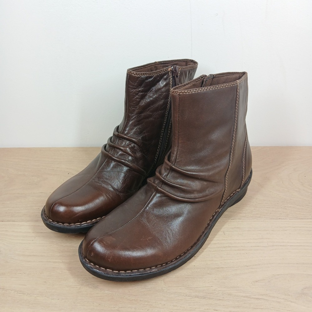 Clarks Ankle Boots Women 9 Brown Leather Side Zip Ruched Comfort Casual